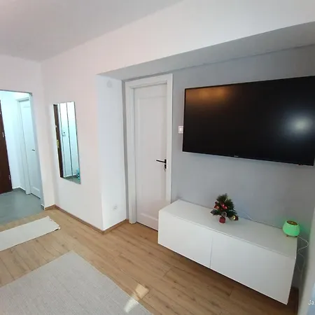 Cozy Center Apartment *